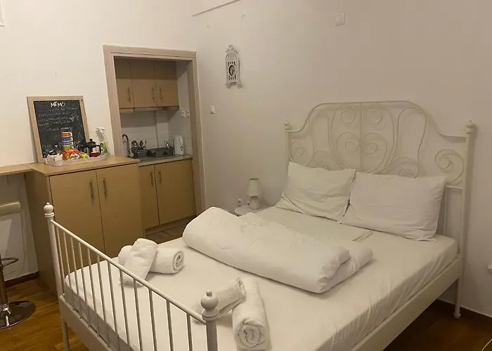 Modern, Ideally Located Studio Apartment