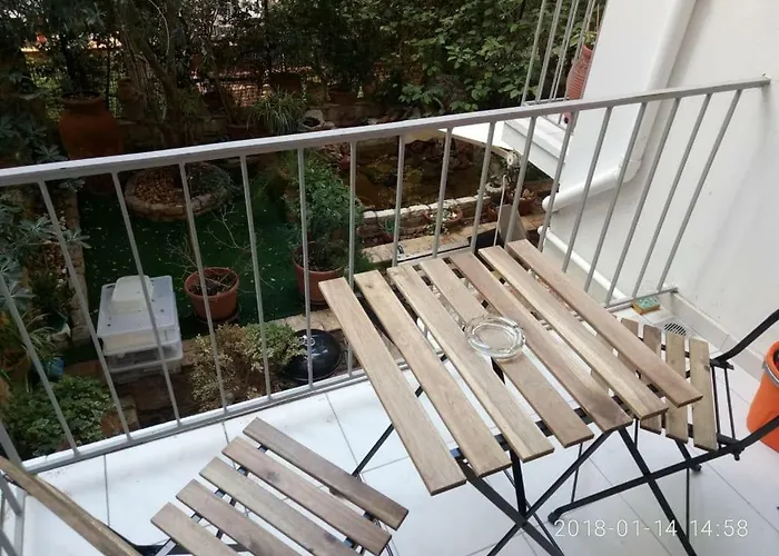 Modern, Ideally Located Studio Apartment