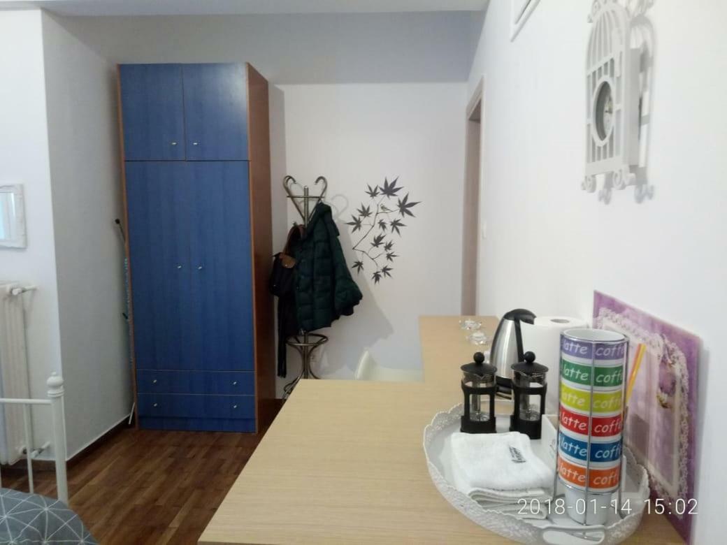 Modern, Ideally Located * Athen