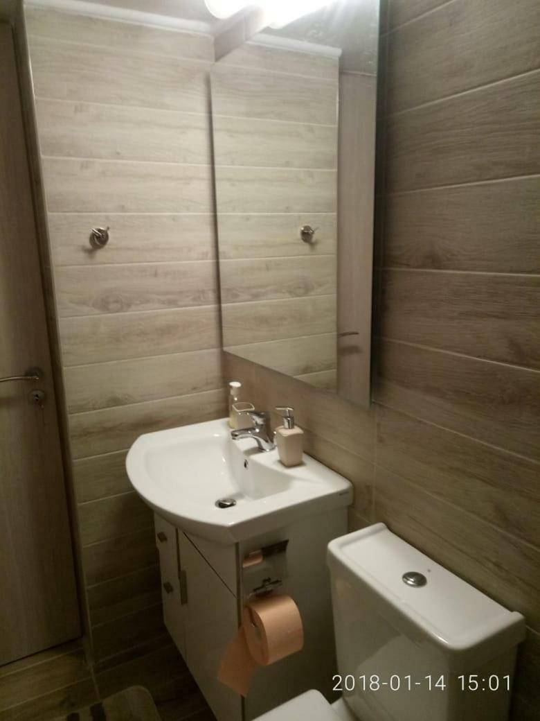 Modern, Ideally Located Apartment