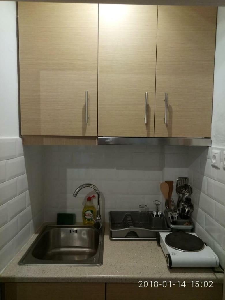 Modern, Ideally Located Apartment Athen